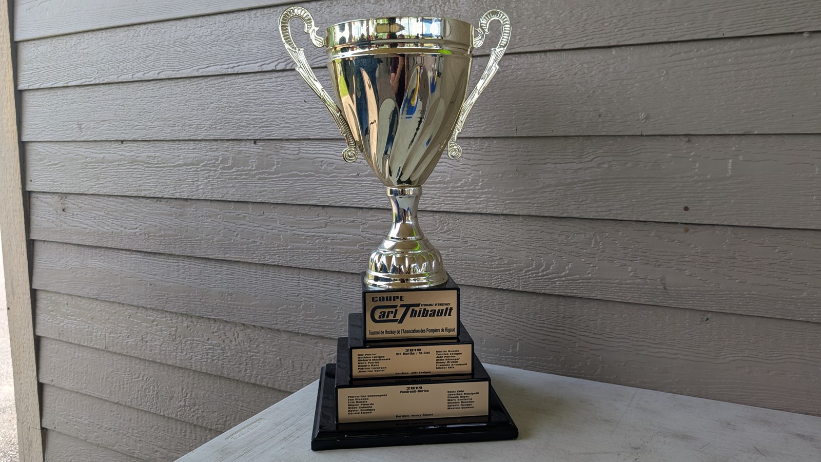 Une première édition réussie pour le tournoi de balle-molle des services d’urgence