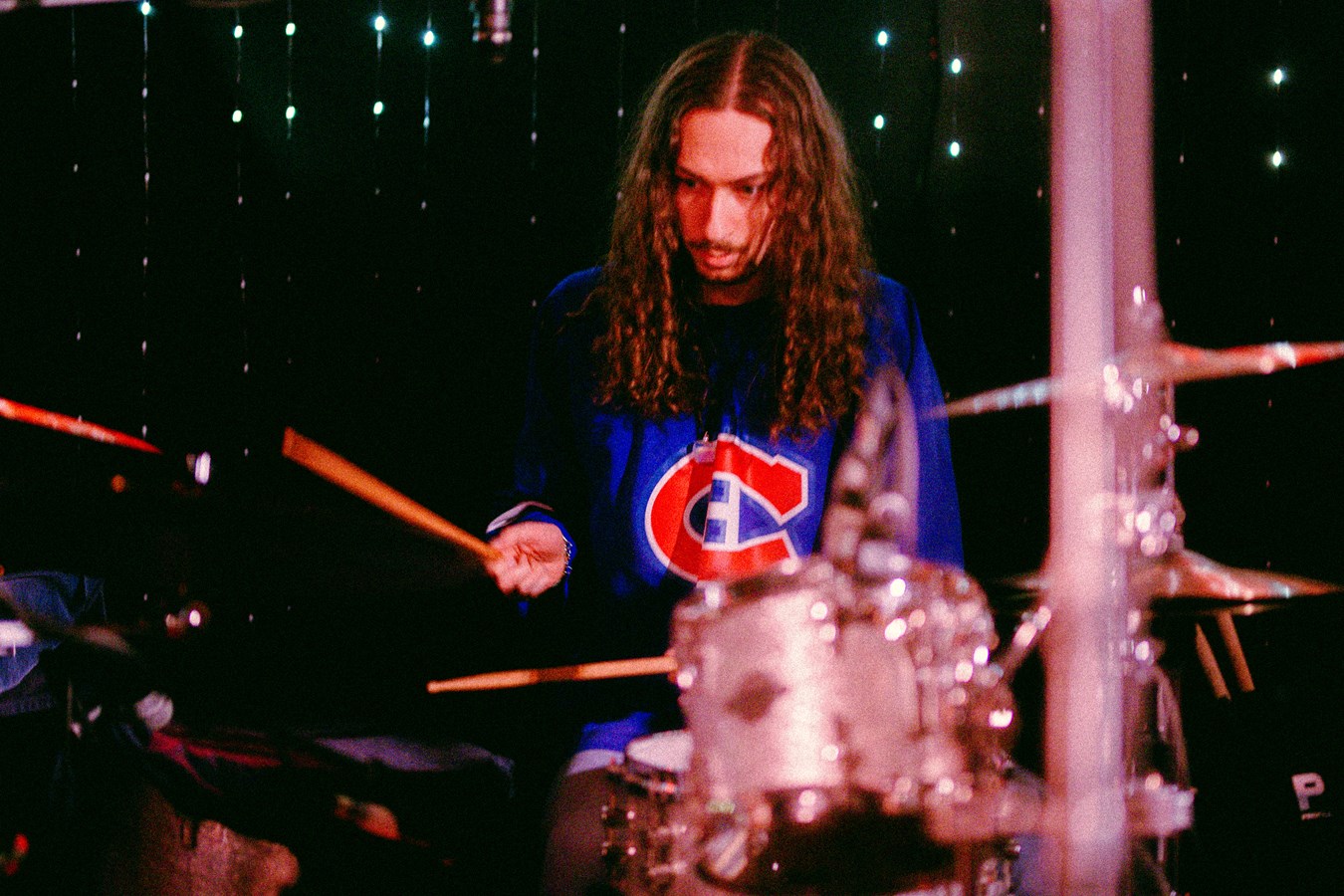 Le parcours d'Étienne Desruisseaux, batteur du groupe NOVÆ