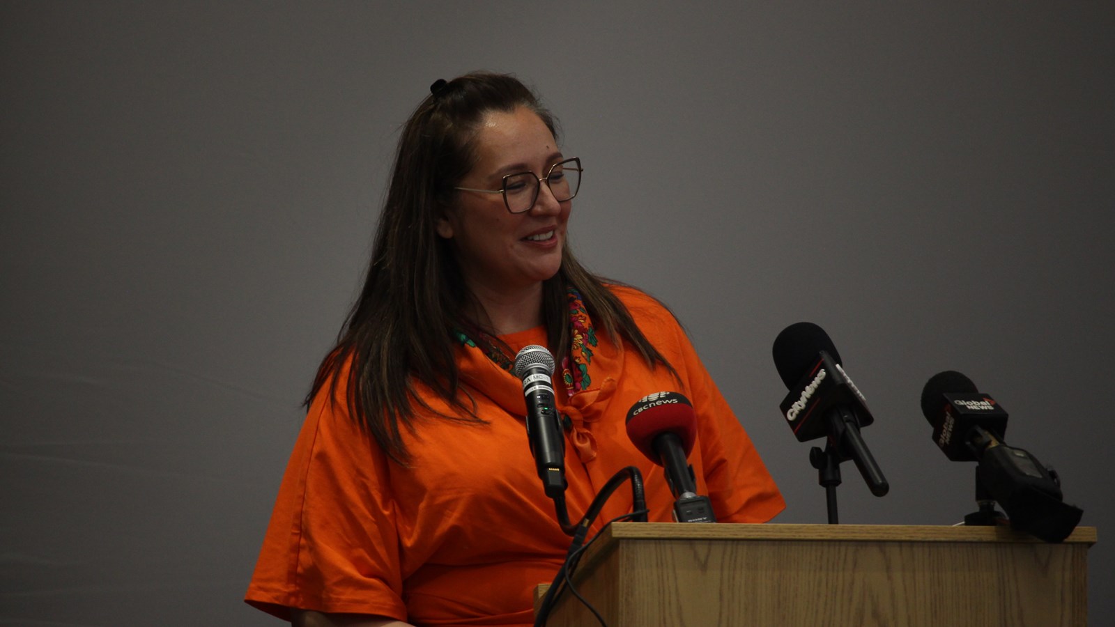 La ministre Mandy Gull-Masty était au Collège John-Abbott