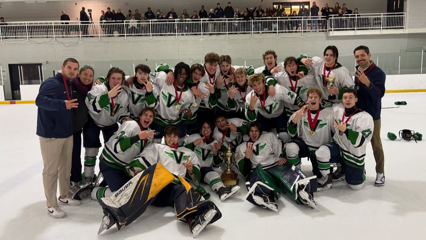 Les Voltigeurs remportent le tournoi de hockey de Selwyn House