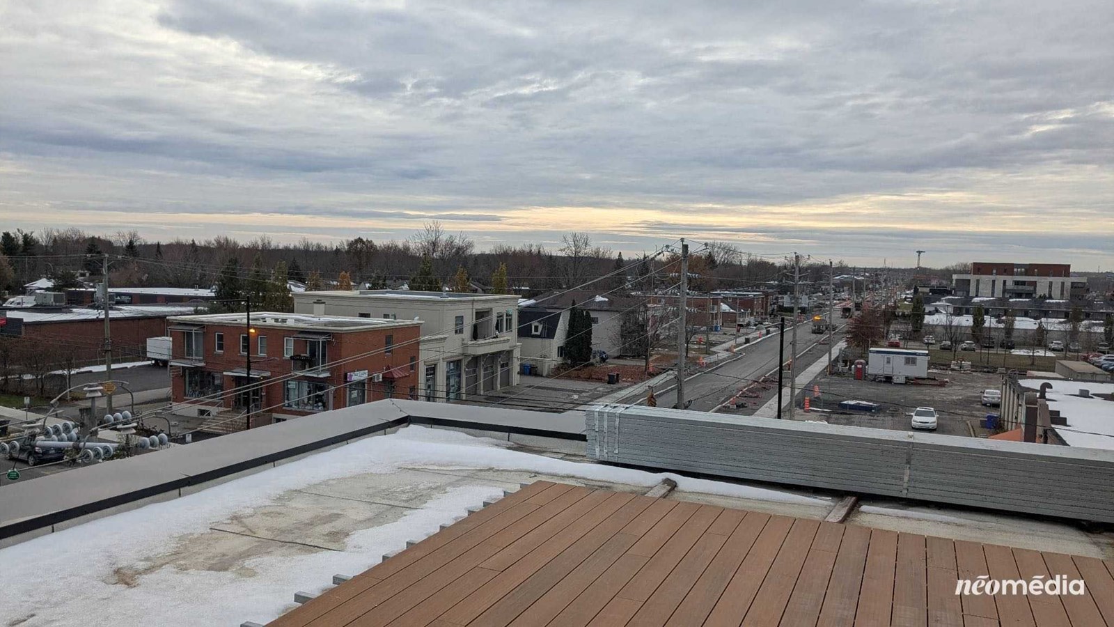 La terrasse du 4e étage offre une vue imprenable sur la rue Chicoine et les environs