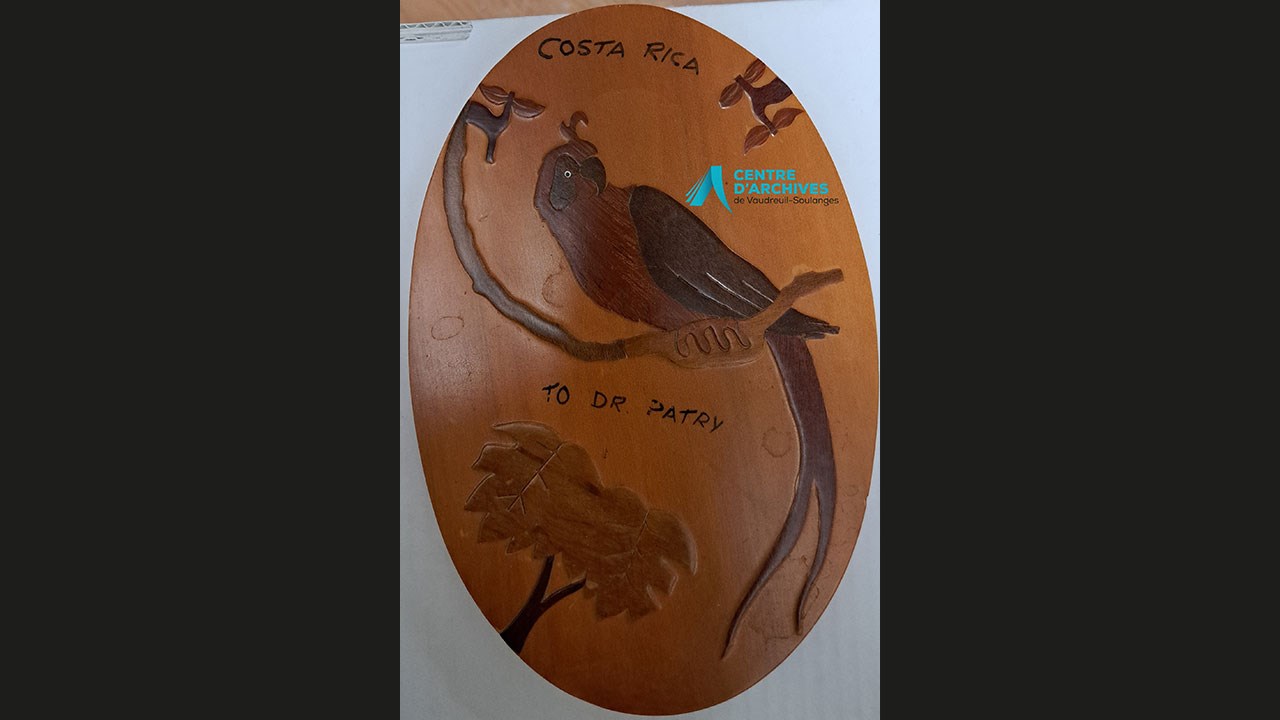 Plaque de remerciement pour le travail effectué avec le Costa Rica.
