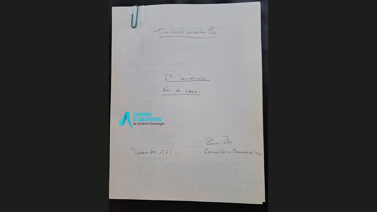 Page couverture d’un rapport sur la câblodistribution pour Saint-Jérôme. 1975.