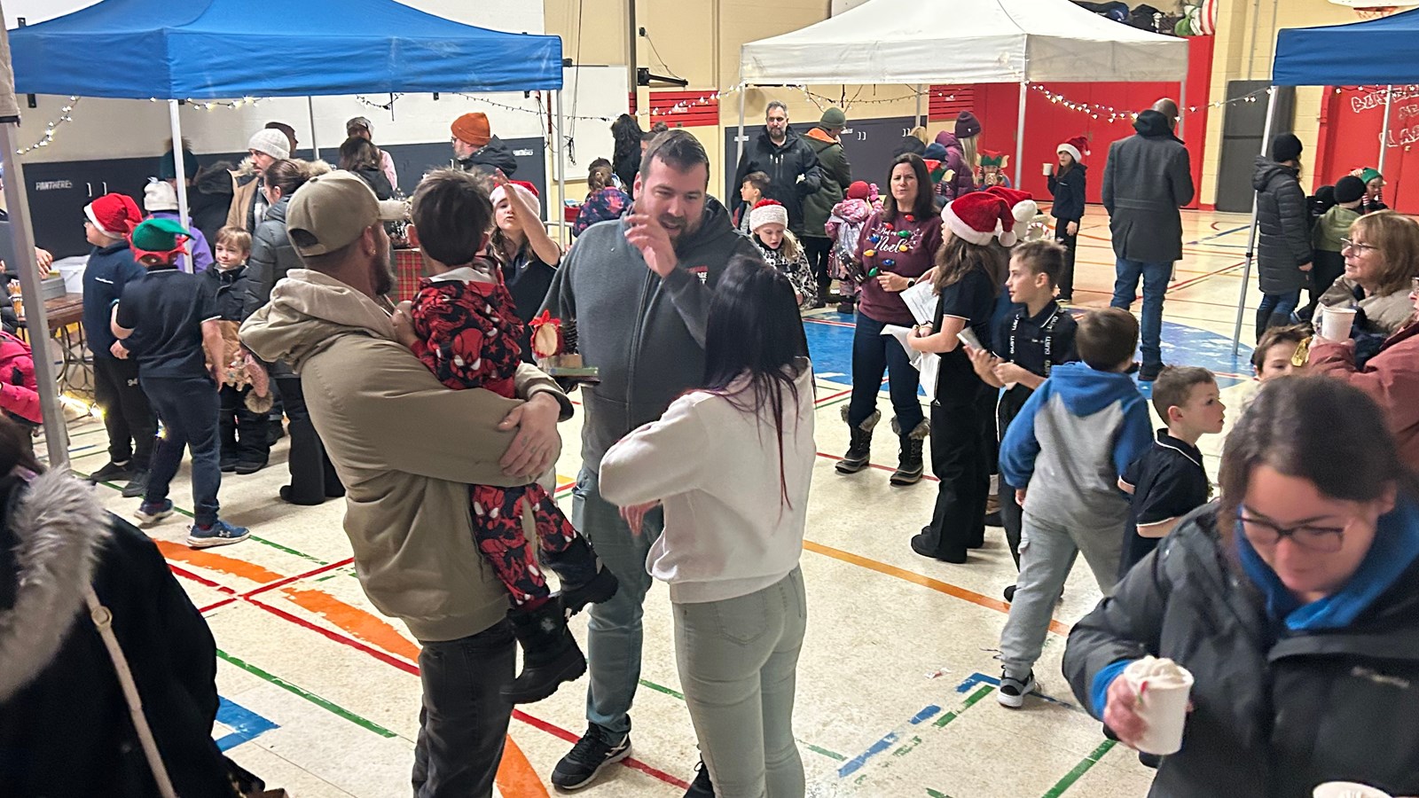 Un Marché de Noël réussi à l'école de l'Épervière