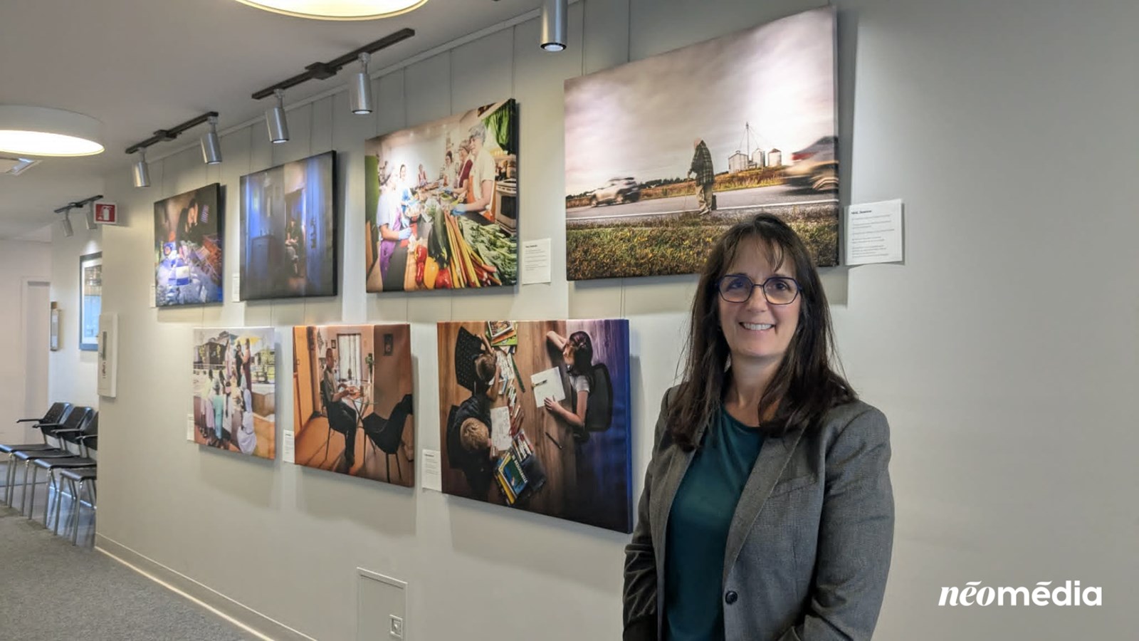 Souligner les enjeux sociaux de la région par une exposition photo