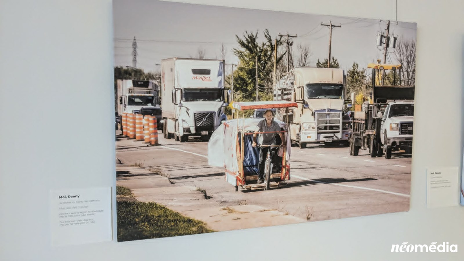 Souligner les enjeux sociaux de la région par une exposition photo