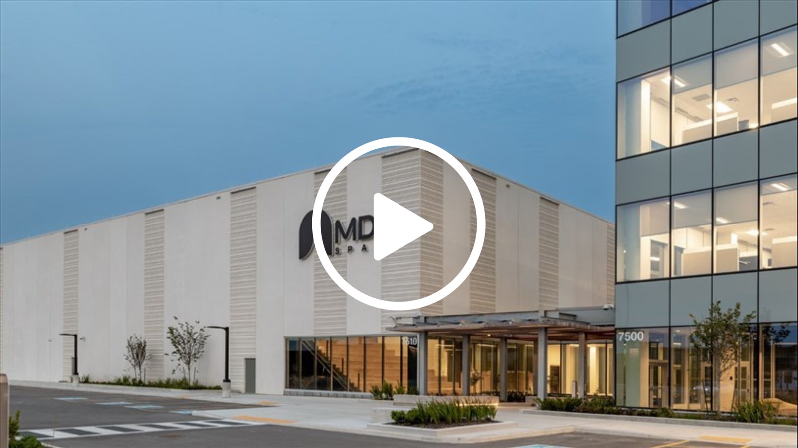 EN VIDÉO: l'entreprise MDA inaugure une nouvelle usine
