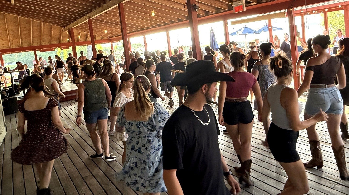 Le Village des Écluses passe en mode country