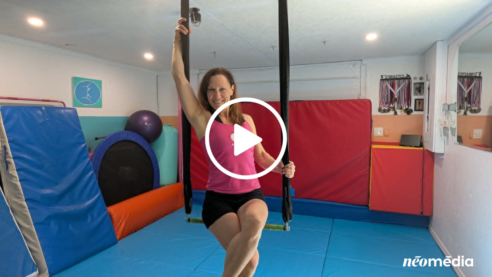 Plus qu'un trampoline : comment Acrofit Mtl aide les gens à retrouver la joie