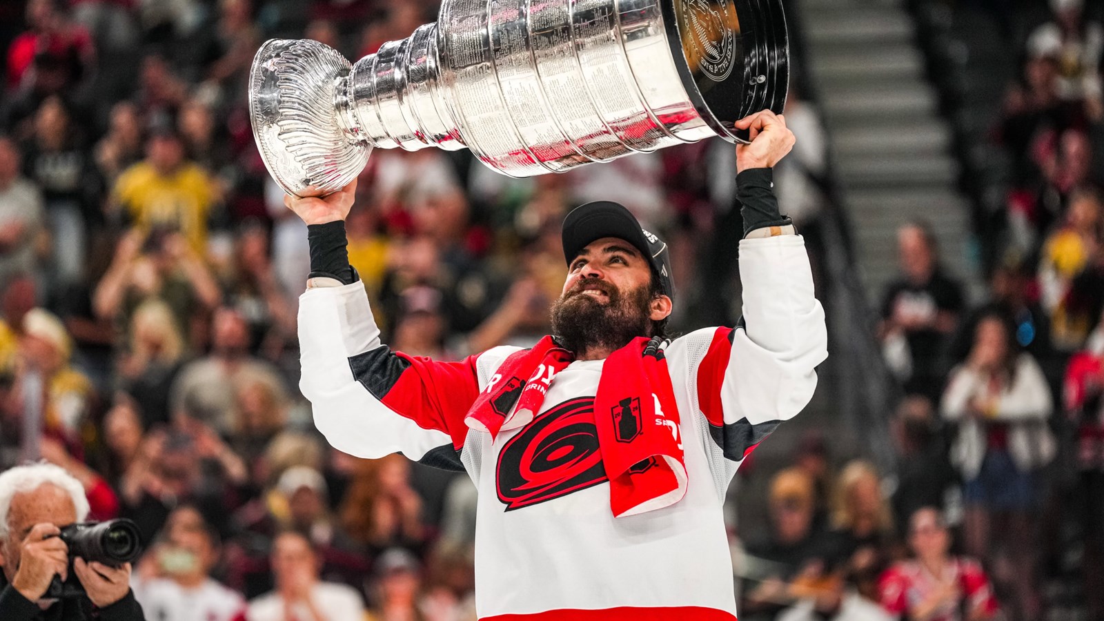 Un Vaudreuil-Soulangeois met la main sur la Coupe Stanley