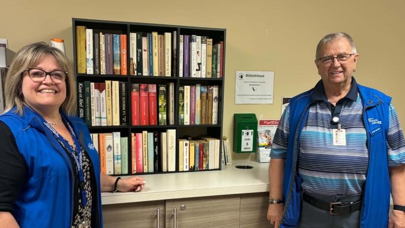 Une bibliothèque voit le jour à l'Hôpital du Suroit 