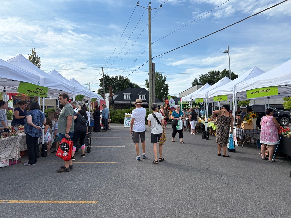 Le marché public revient en force sur la  ruelle de la Quenouille