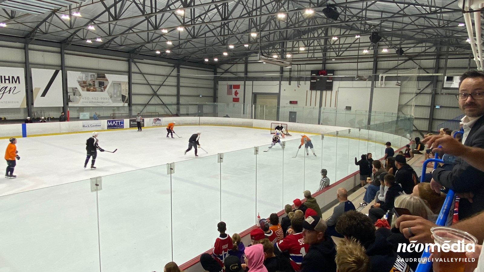 Assister à un match de hockey pour une bonne cause à Saint-Lazare