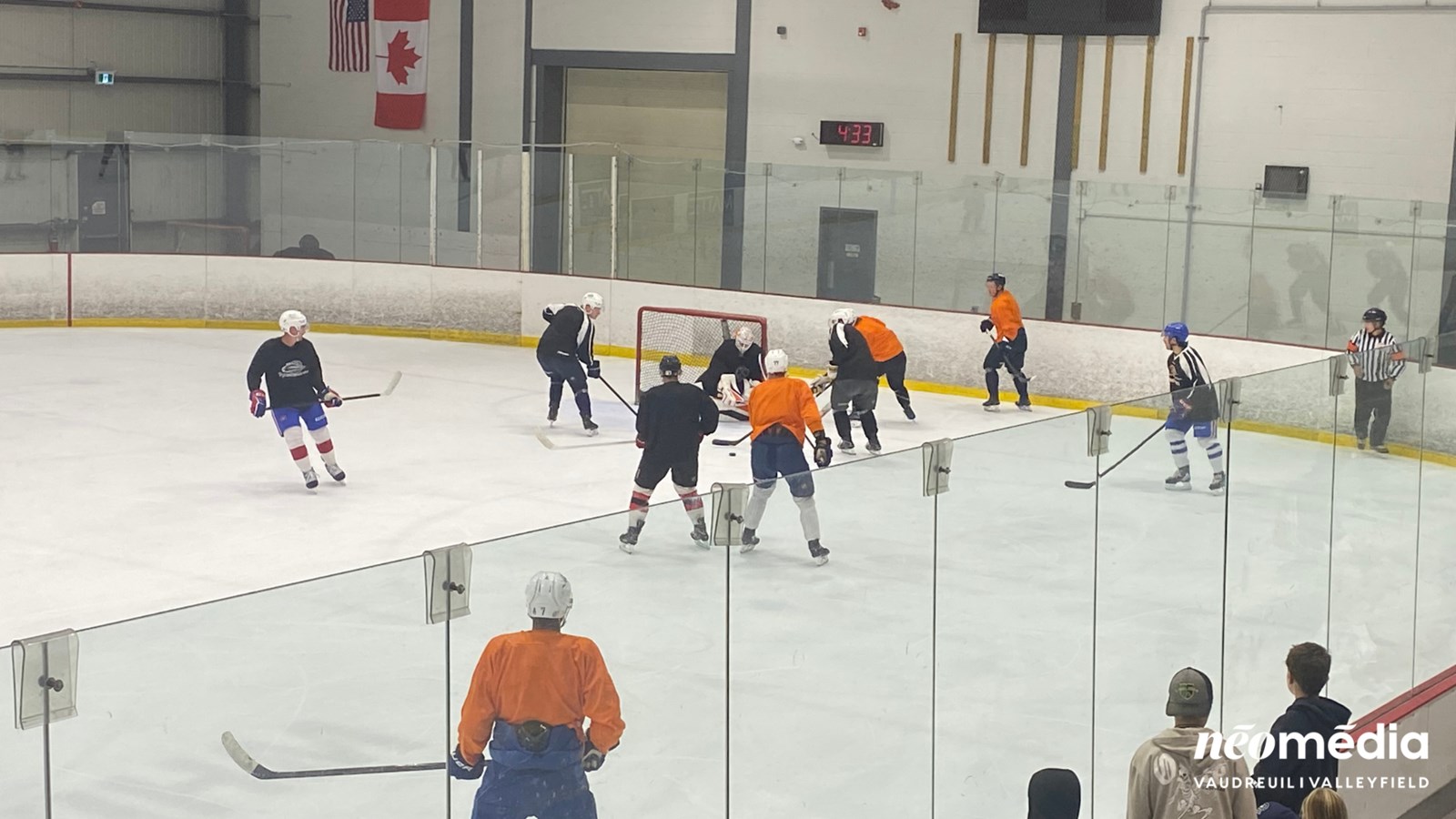 Assister à un match de hockey pour une bonne cause à Saint-Lazare
