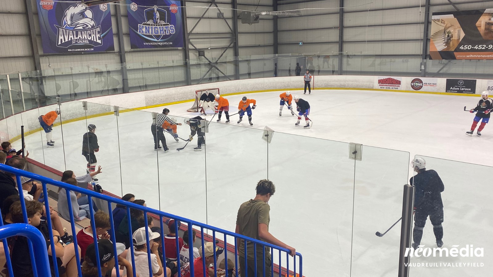 Assister à un match de hockey pour une bonne cause à Saint-Lazare