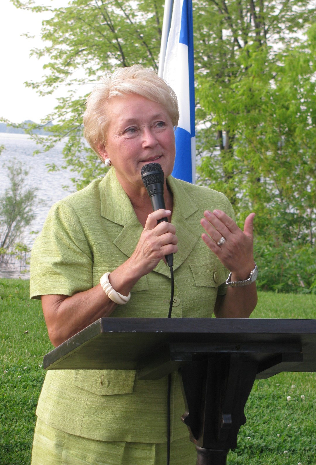 Pauline Marois était de passage dans la circonscription de Chambly, mercredi dernier, afin de resserrer les rangs des membres et militants de son parti.(Photo : Courtoisie)