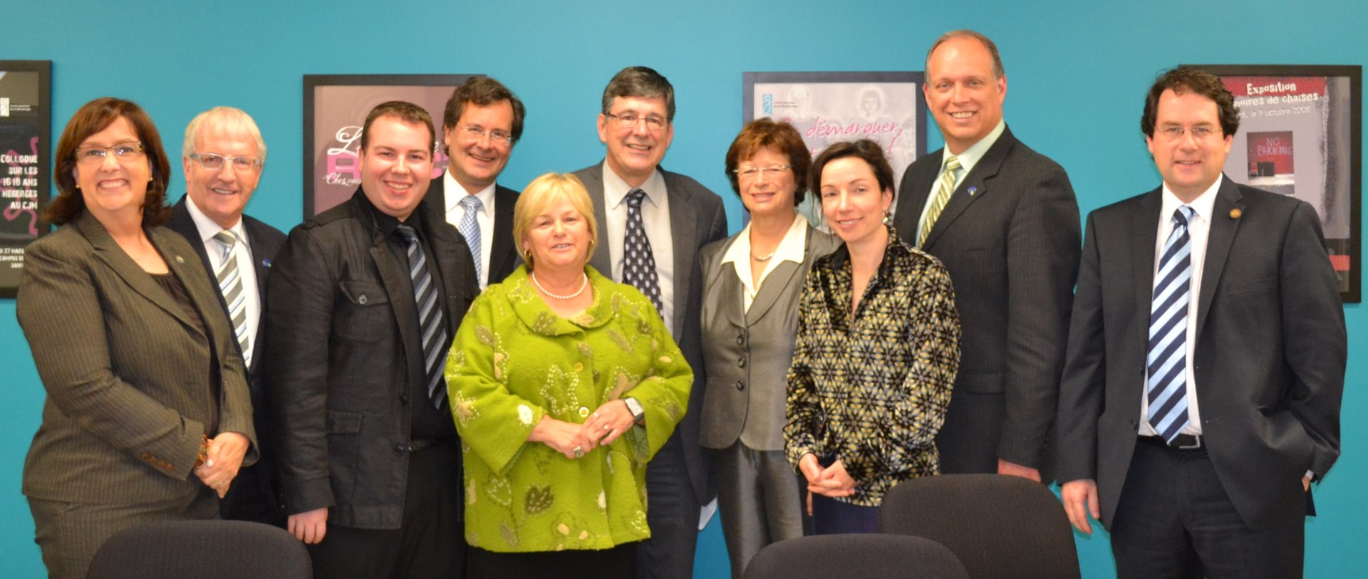 Marie Bouillé (Iberville), Émilien Pelletier (Saint-Hyacinthe), Dave Turcotte (Saint-Jean), Bertrand St-Arnaud (Chambly), Monique Richard (Marguerite D'Youville), Sylvain Simard (Richelieu), Marie Malavoy (Taillon), Martine Ouellet (Vachon), Stéphane Bergeron (Verchères) et Bernard Drainville (Marie-Victorin). Étaient absents lors de la prise de photo : Guy Leclair (Beauharnois) et François Rebello (La Prairie).(Photo : Courtoisie)