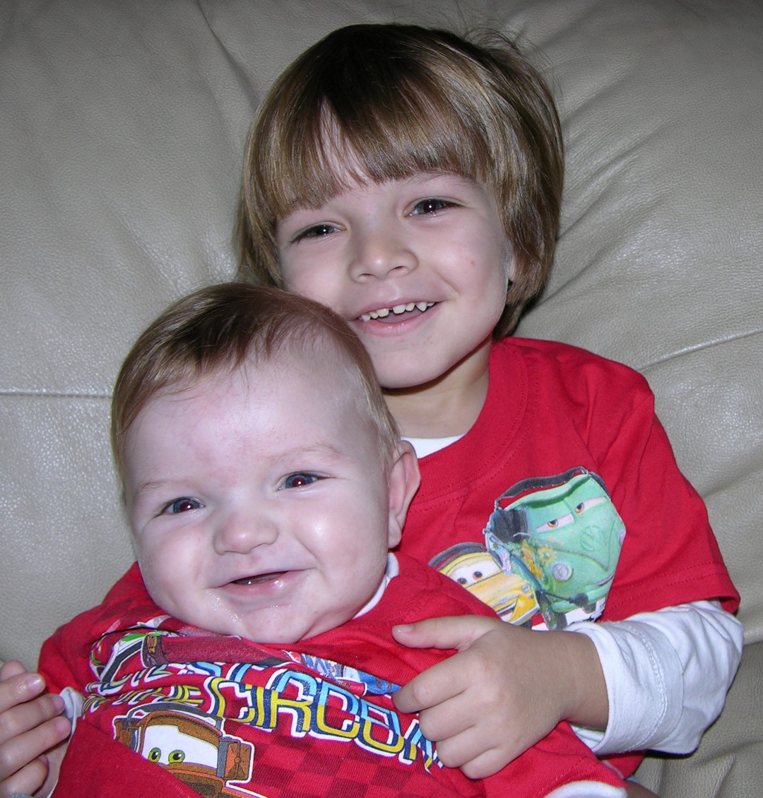 Maxime (3 ans) et Logan (7 mois) Dandurand, Marieville