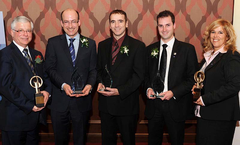 Un mathiassois reçoit les honneurs lors de la remise des prix CA Émérite 2012