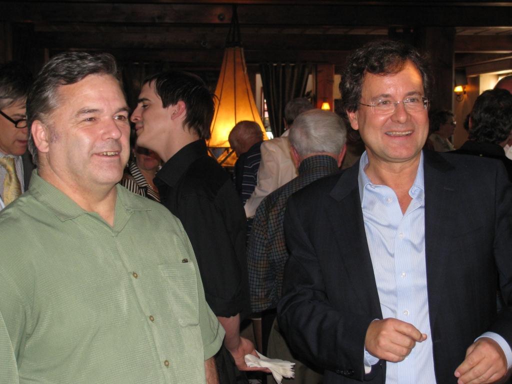 L’écologiste bien connu et candidat du Parti Québécois dans la circonscription montréalaise de Sainte-Marie-Saint-Jacques, Daniel Breton en compagnie du député de Chambly à l’Assemblée nationale, Bertrand St-Arnaud