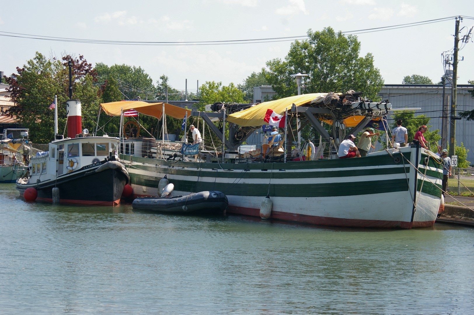 Une réplique d’un navire de commerce de passage à Chambly