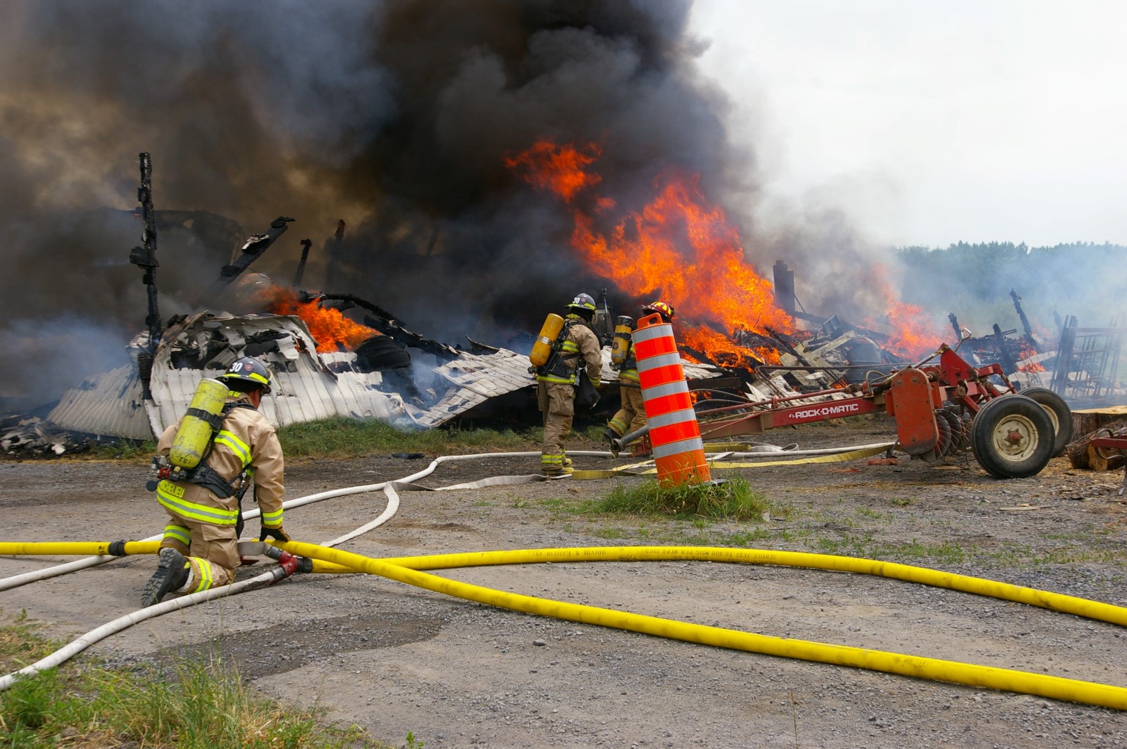 Un bâtiment de ferme incendié à Saint-Mathias