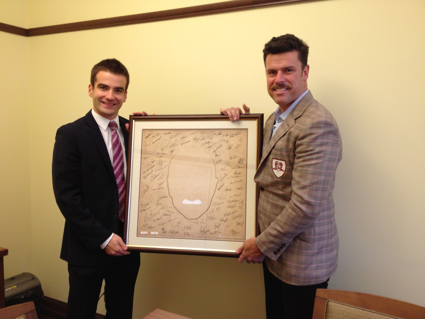 Matthew Dubé rencontre le cofondateur de MOvember