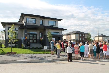 Un homme de Québec remporte la Maison Enfant Soleil