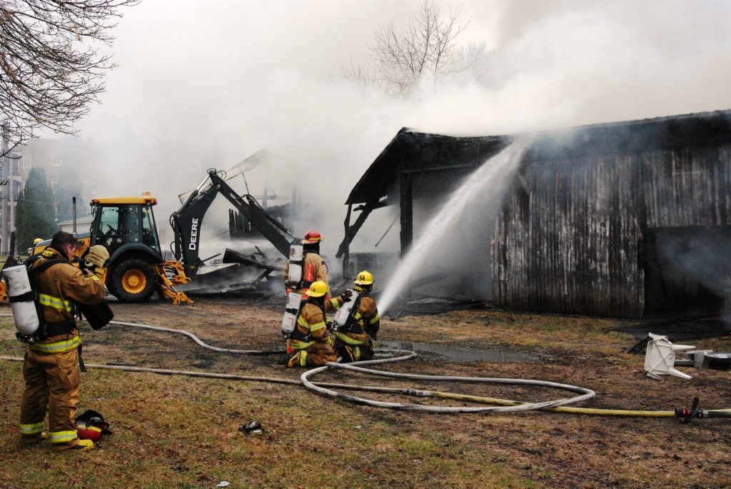 Incendie suspect dans un entrepôt à Marieville