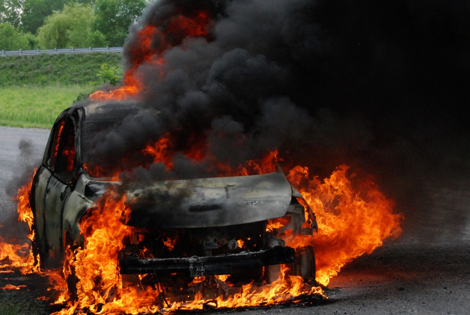 Un véhicule prend feu sur le chemin Brunel
