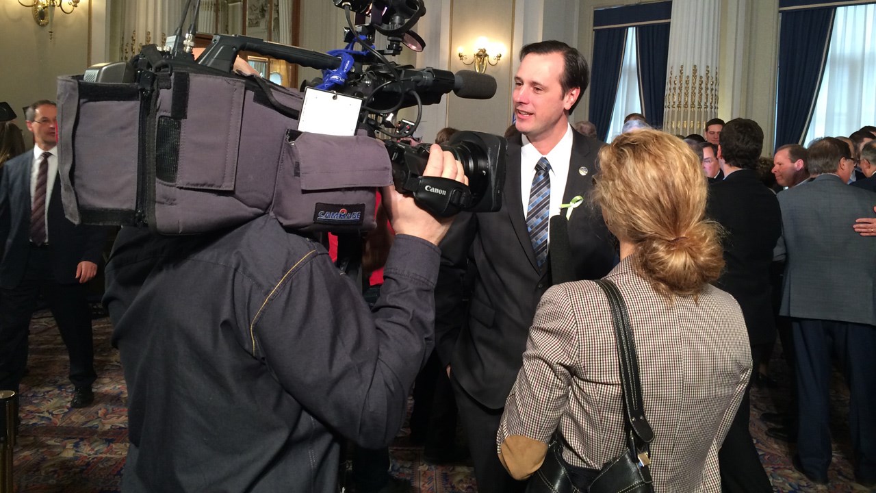Le député de Chambly critique les modifications que le projet de loi 28 apporte aux CJE