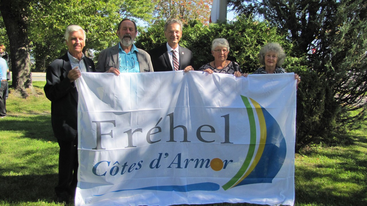 Chambly célèbre les 25 ans d'amitié avec la Ville française de Fréhel en accueillant une délégation de 24 personnes