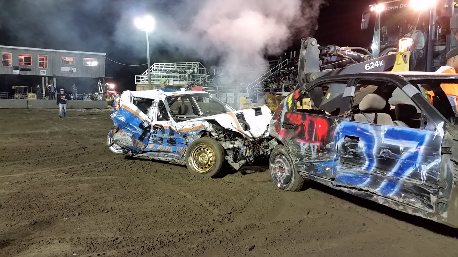 Une soirée haute en couleurs et remplie d’action au DERBY DE DÉMOLITION de Sainte-Brigide d’Iberville