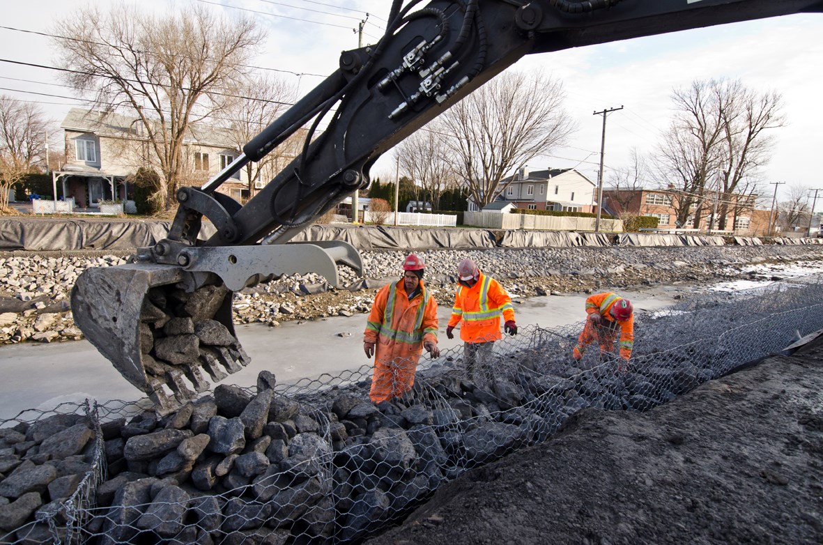 Les travaux progressent sur les berges du canal de Chambly