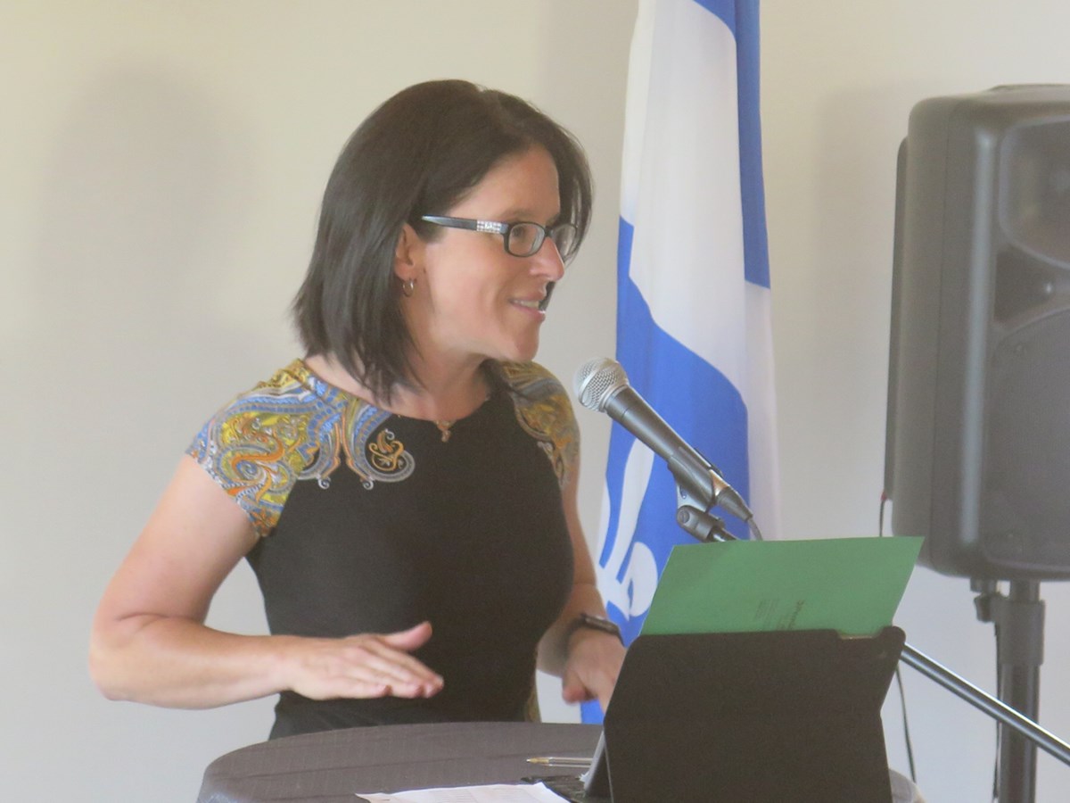Près d’une centaine de personnes au 6 à 8 de la CAQ dans Chambly pour Jean-François Roberge et Sonia LeBel