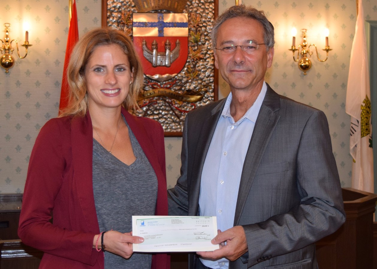 Remise d’une bourse d’excellence à Catherine Chagnon Beaulieu 