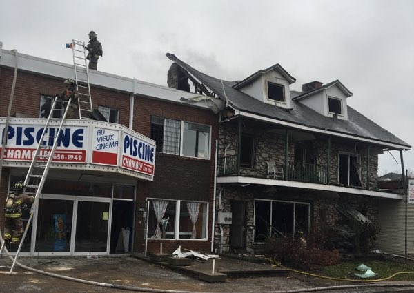 Sauvetage sur un toit en pleine nuit à Chambly