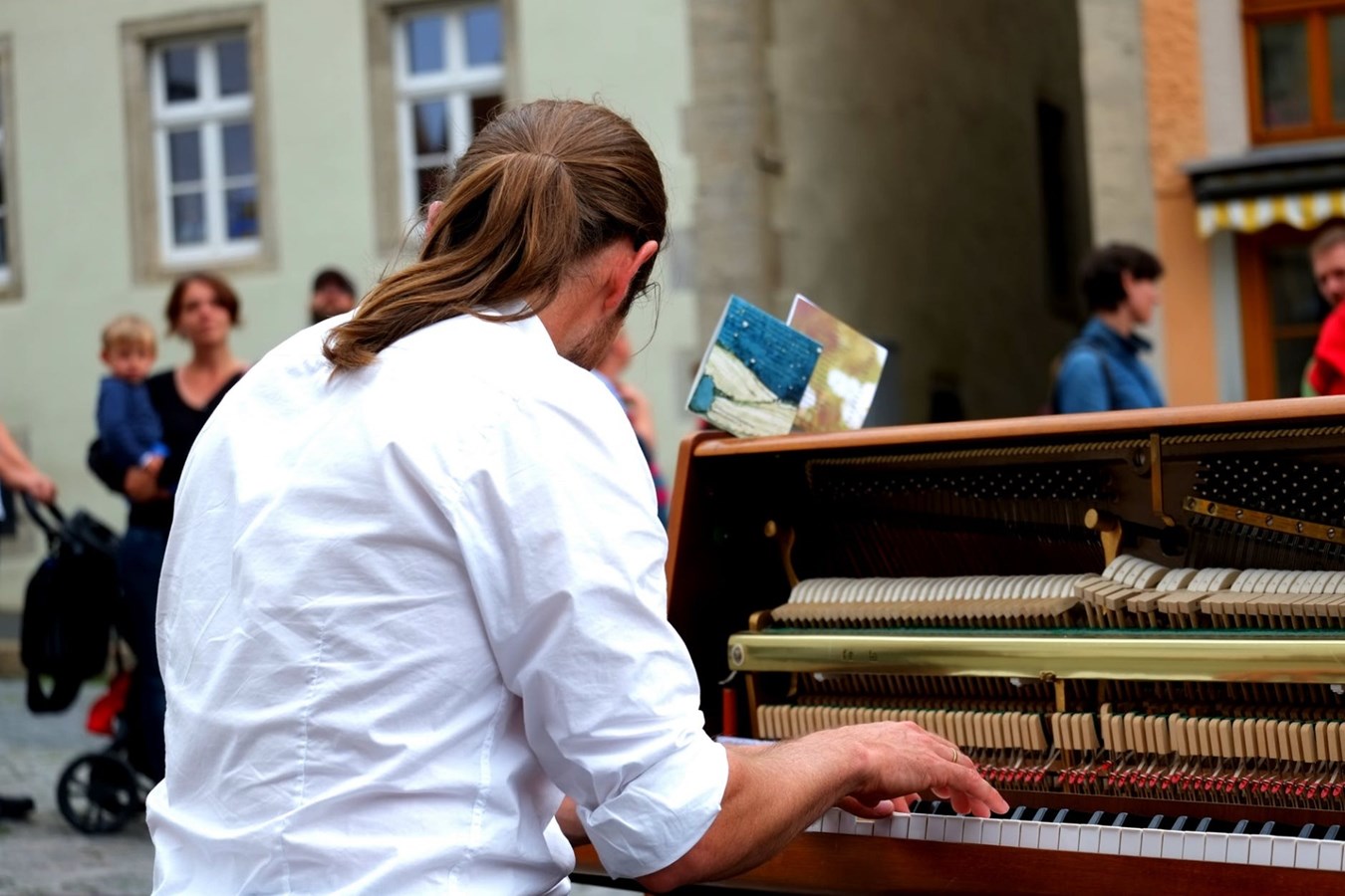 Un concert du Duo Ex Æquo pour souligner l’ouverture du piano public