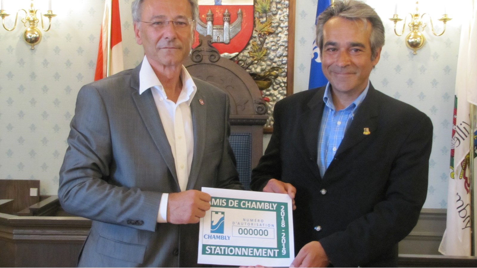 Patrick Marquès, maire de Carignan et Denis Lavoie, maire de la Ville de Chambly.