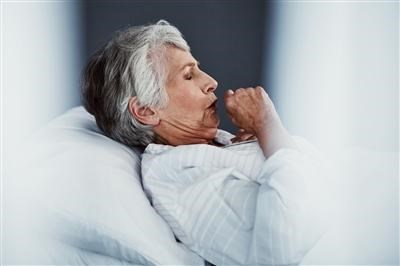 Les personnes de 65 ans et plus sont plus à risque d’être plus sérieusement malades ou de mourir en raison de la grippe