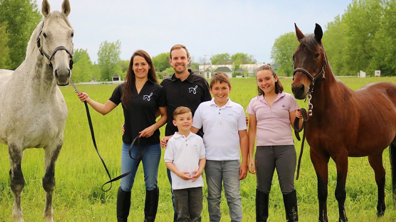 La Ferme Fantasia de Saint-Jean-sur-Richelieu accueillait les visiteurs ce dimanche 8 septembre. Ici, on voit la famille propriétaire de l'entreprise. 