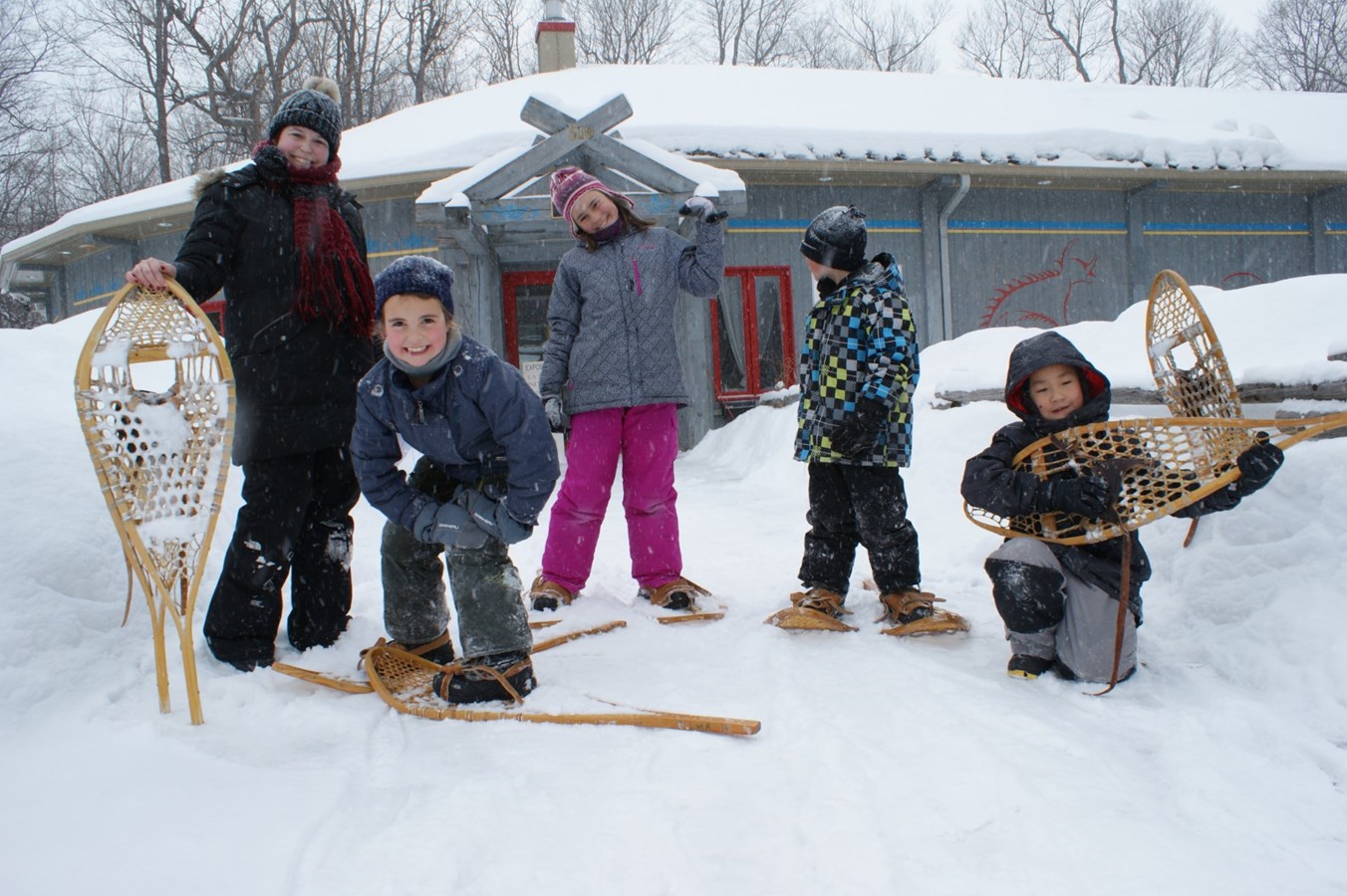 Un camp de la relâche éducatif sur la piste des Premières Nations  