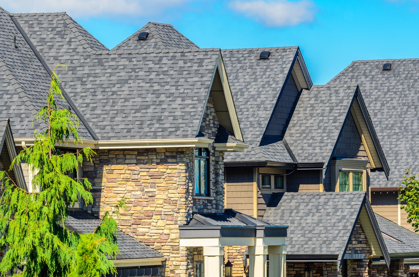 Quelle est la bonne saison pour la rénovation de toiture au Québec ?