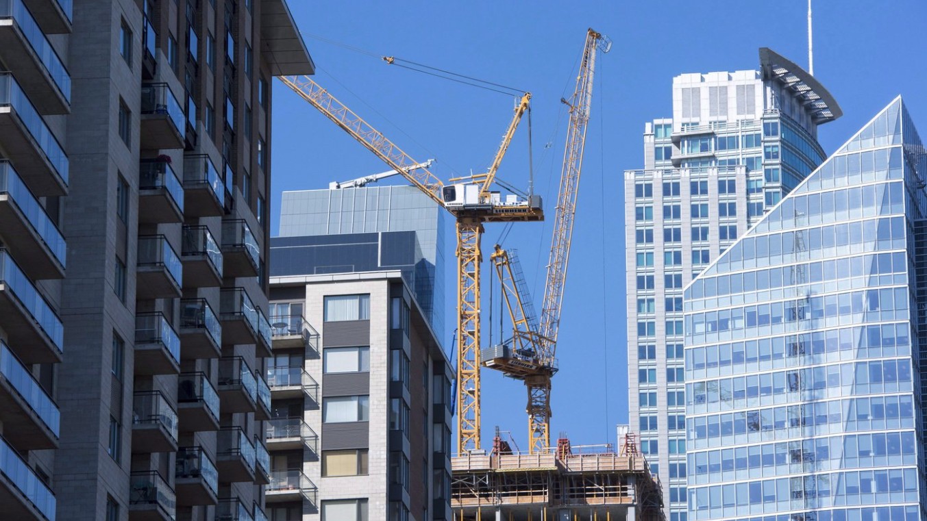 Revoir le Code du bâtiment pour contrer les effets de la chaleur sur les travailleurs