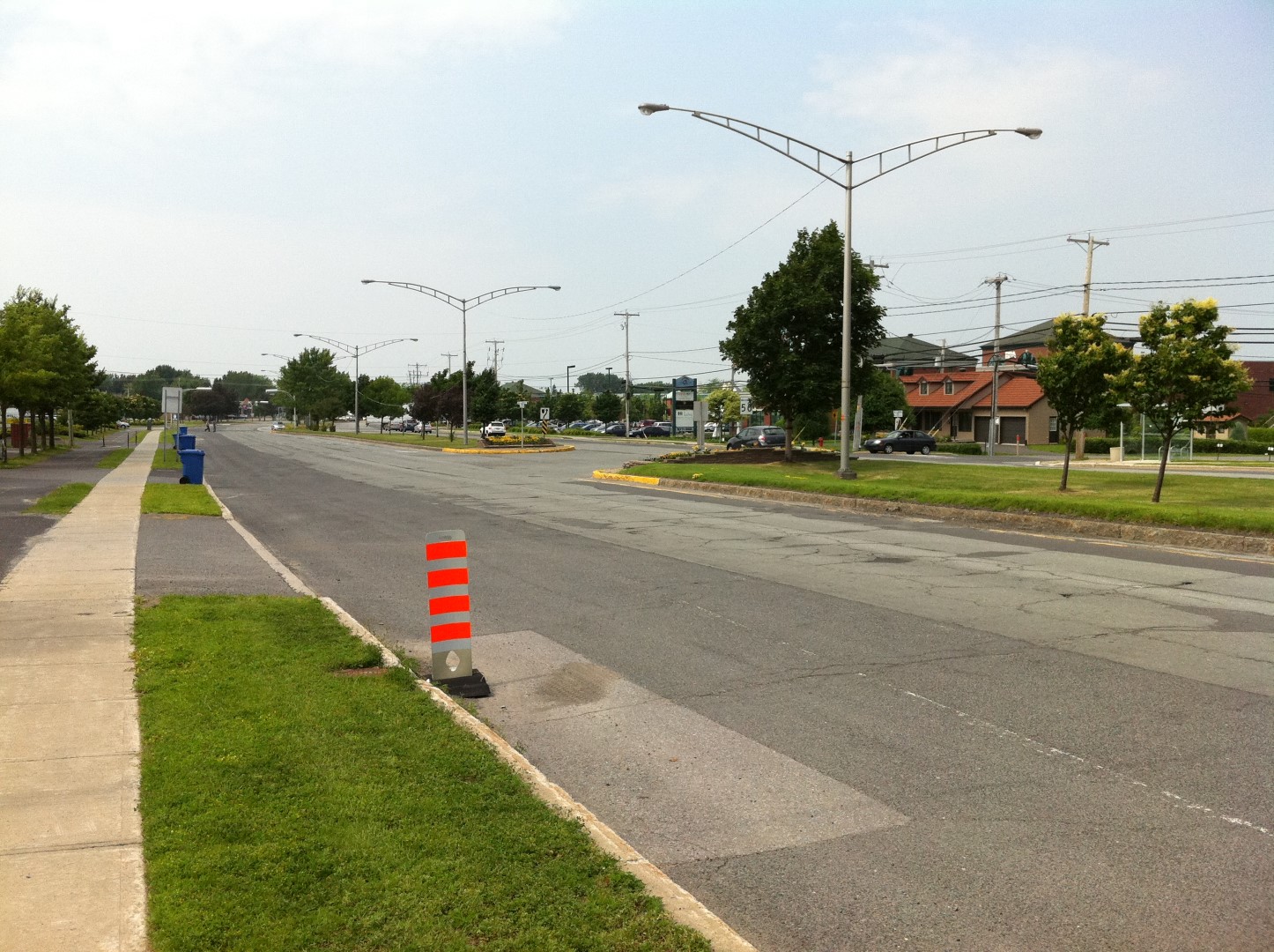 Bien que les travaux majeurs nécessaires et attendus sur le boulevard Sir-Wilfrid-Laurier, à Mont-Saint-Hilaire, pourraient être entrepris en 2012, une couche d’usure sera posée dans les prochains jours. (Photo : Maxime Labrie)