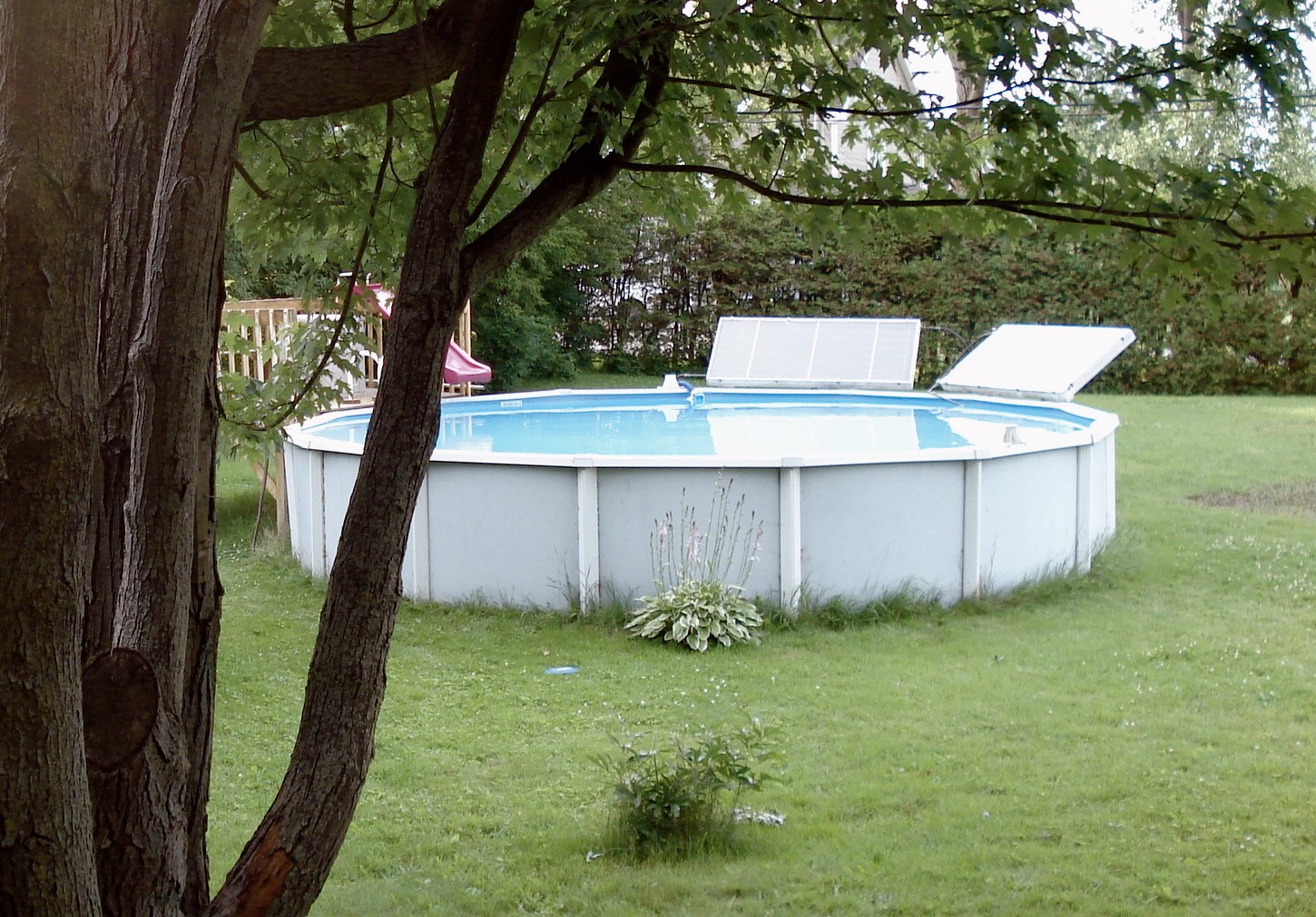 De 2000 à 2008, 60 % des noyades (en piscines résidentielles) d’enfants de 0 à 12 ans se sont produites en piscine hors terre, probablement le type le plus populaire dans nos cours.