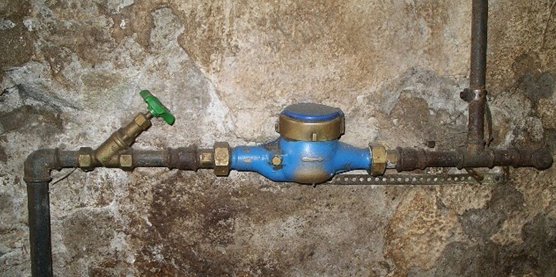 La municipalité souhaite localiser environ 1000 compteurs d’eau toujours installés puisqu’elle envisage de les retirer, ceux-ci ayant pratiquement atteint leur durée de vie utile.