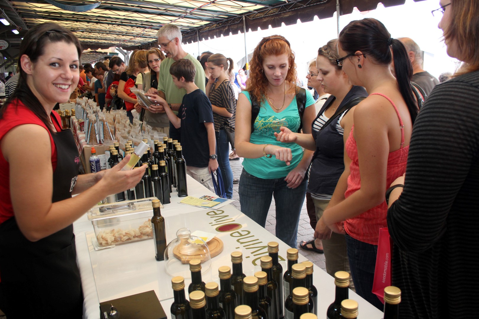 Le 8e Rendez-vous des papilles a démonté ses petits pavillons, rangé ses casseroles, mais les douces effluves et la musique résonnent encore dans le cœur du Vieux Saint-Hyacinthe. (Photo : Courtoisie)
