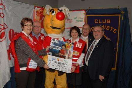 Les grandes lignes de l’édition 2011 de l’Opération Nez rouge dans la Vallée-du-Richelieu ont été dévoilées le 21 novembre à Beloeil, en présence de la fameuse mascotte, de bénévoles, du président-coordonnateur de l’édition 2011 de l’Opération Nez rouge dans la Vallée-du-Richelieu, Daniel Doucet, et du président du Club optimiste de McMasterville, Jean-Jacques Besnard.