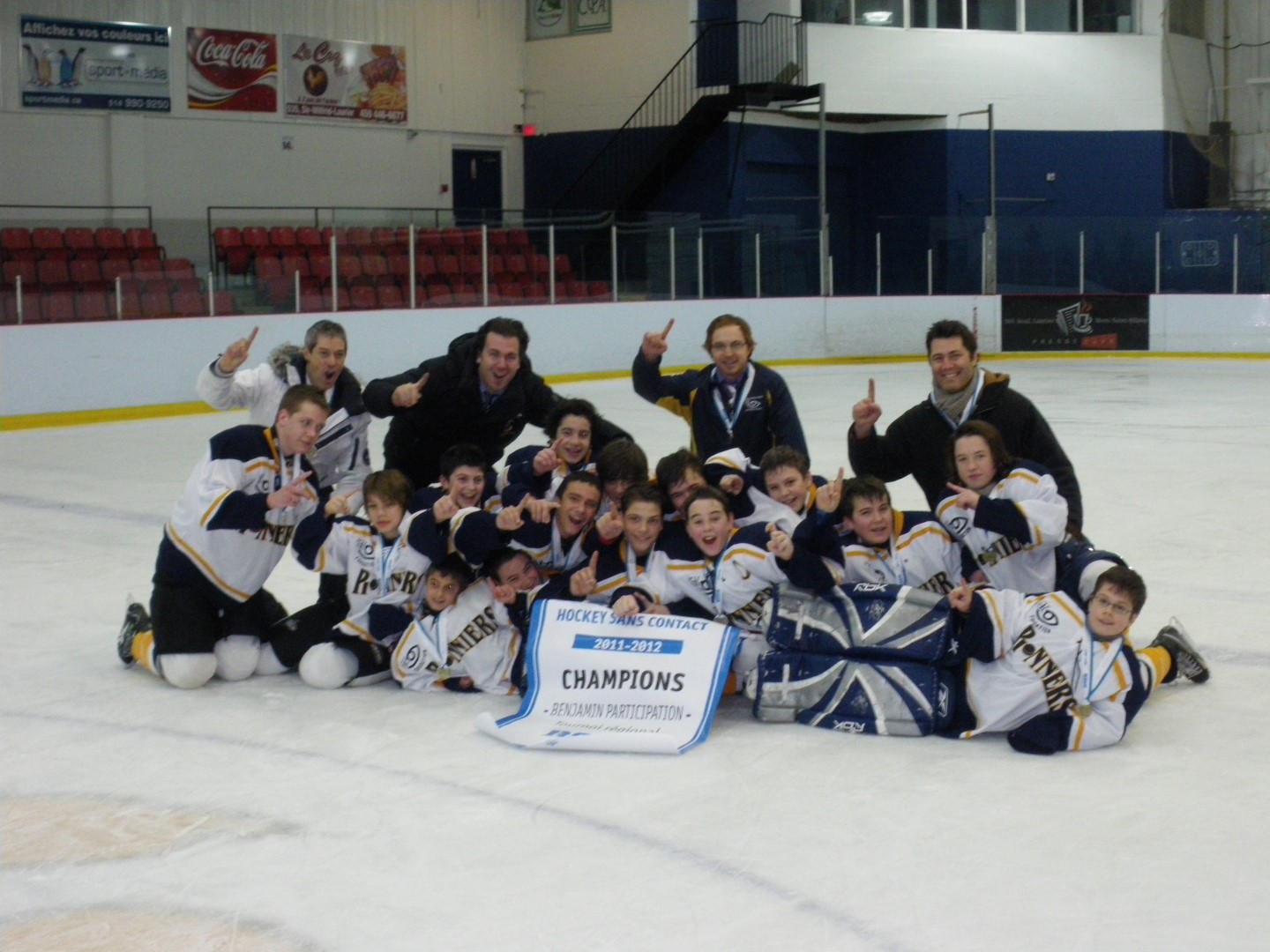 La Polybel remporte le Championnat régional de hockey scolaire